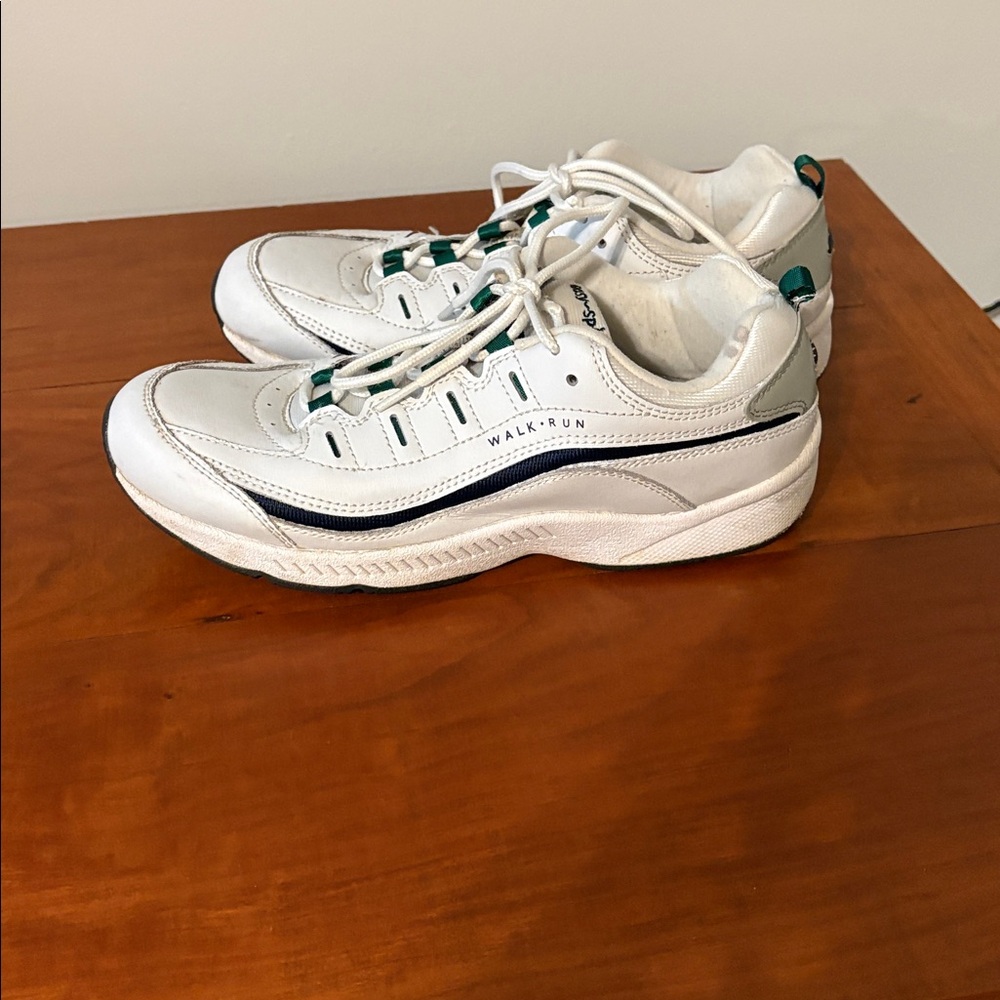 Easy Spirit Walk Run White Leather Walking Sneakers Size 9 M - Picture 2 of 7